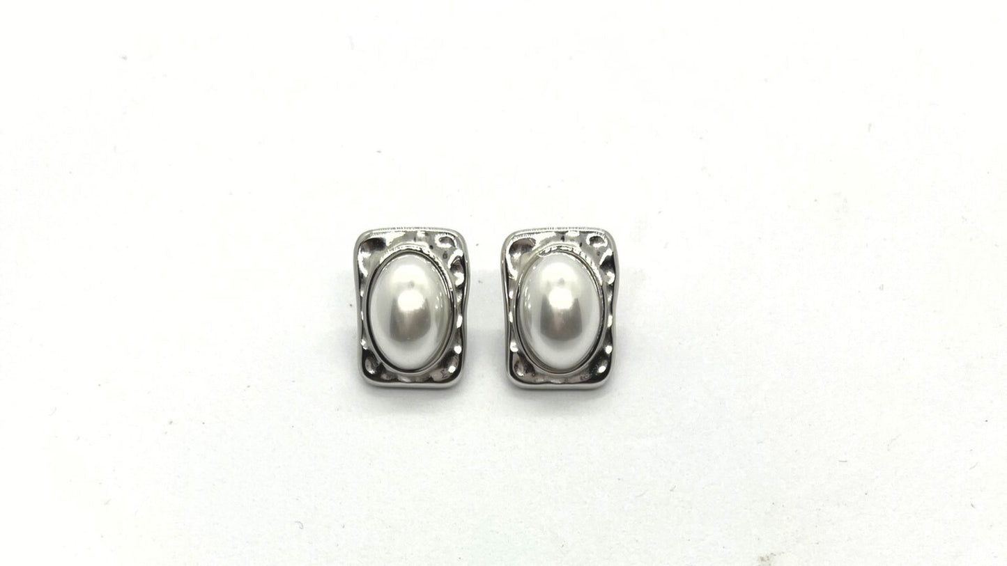 Aura Quration: Unstoppable Confidence - Treasure Stud Earrings (silver)