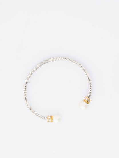 Aura Quration: Unstoppable Confidence - Twisting it Up Bangle Cuff