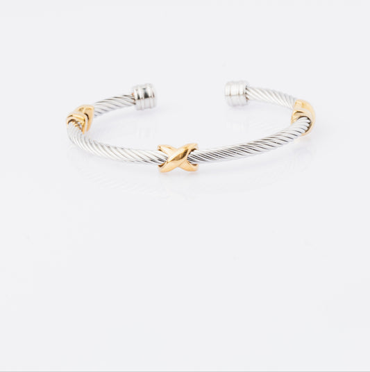 Anomi Quration: Unstoppable Confidence - Unyielding Grace Bangle