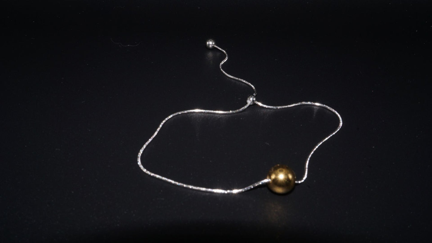 Anomi Quration: Que's Quorner - Fearless Bond Bracelet