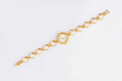 Aura Quration: Unstoppable Confidence - Timeless Touch Watch