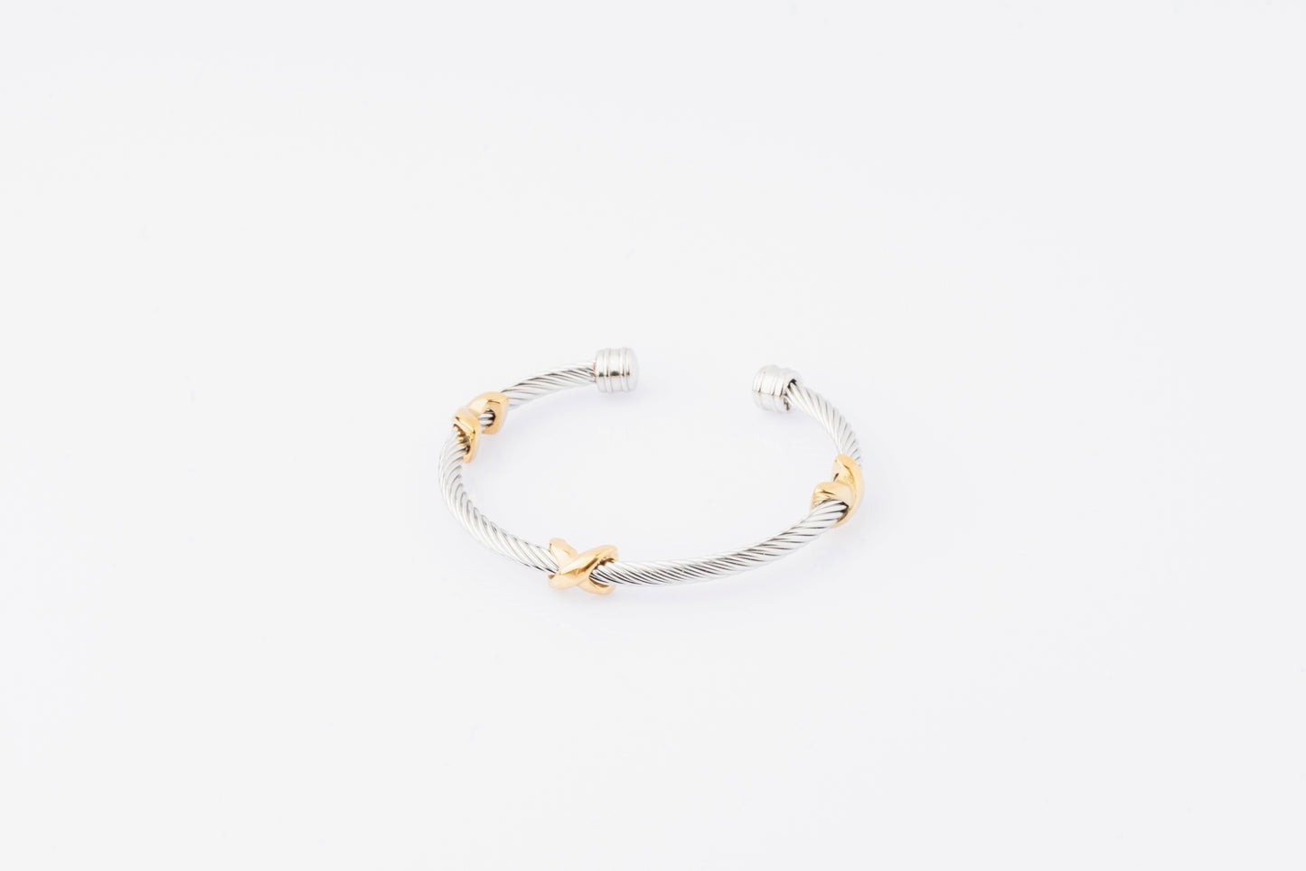 Anomi Quration: Unstoppable Confidence - Unyielding Grace Bangle