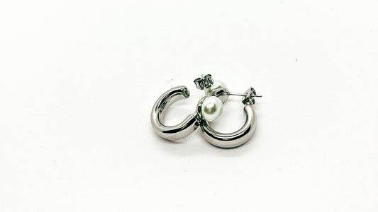 Aura Quration: Everyday Beauty - Simplisticly You Hoop Earrings