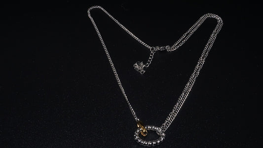 Anomi Quration: Elevated Elegance - Interlocked Contrast Necklace