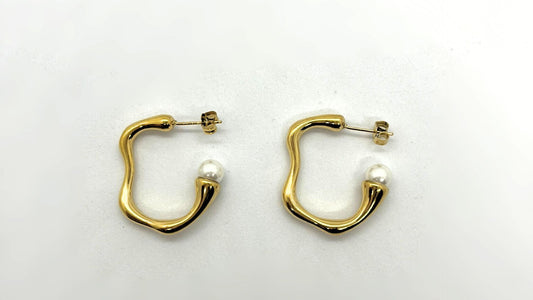 Aura Quration: Elevated Elegance - Pearl it Up Hoop Earrings
