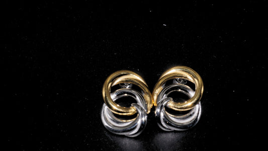 Anomi Quration: Elevated Elegance - Unity Loop Earrings