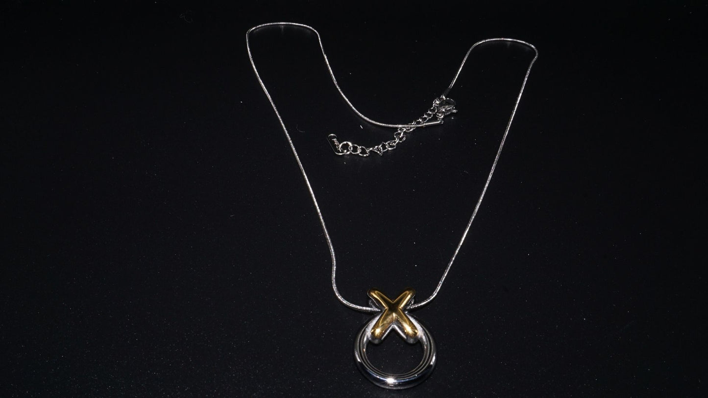 Anomi Quration: Elevated Elegance - Embracing Love Necklace