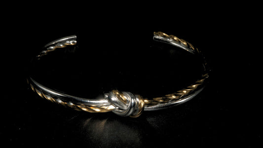 Anomi Quration: Elevated Elegance - Locked in Strength Bangle