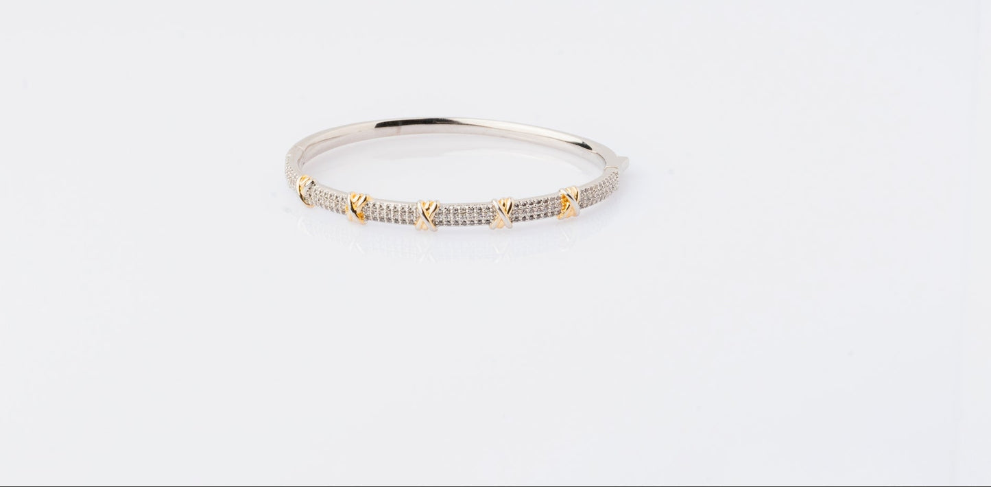 Anomi Quration: Que's Corner - Radiating Light Bangle