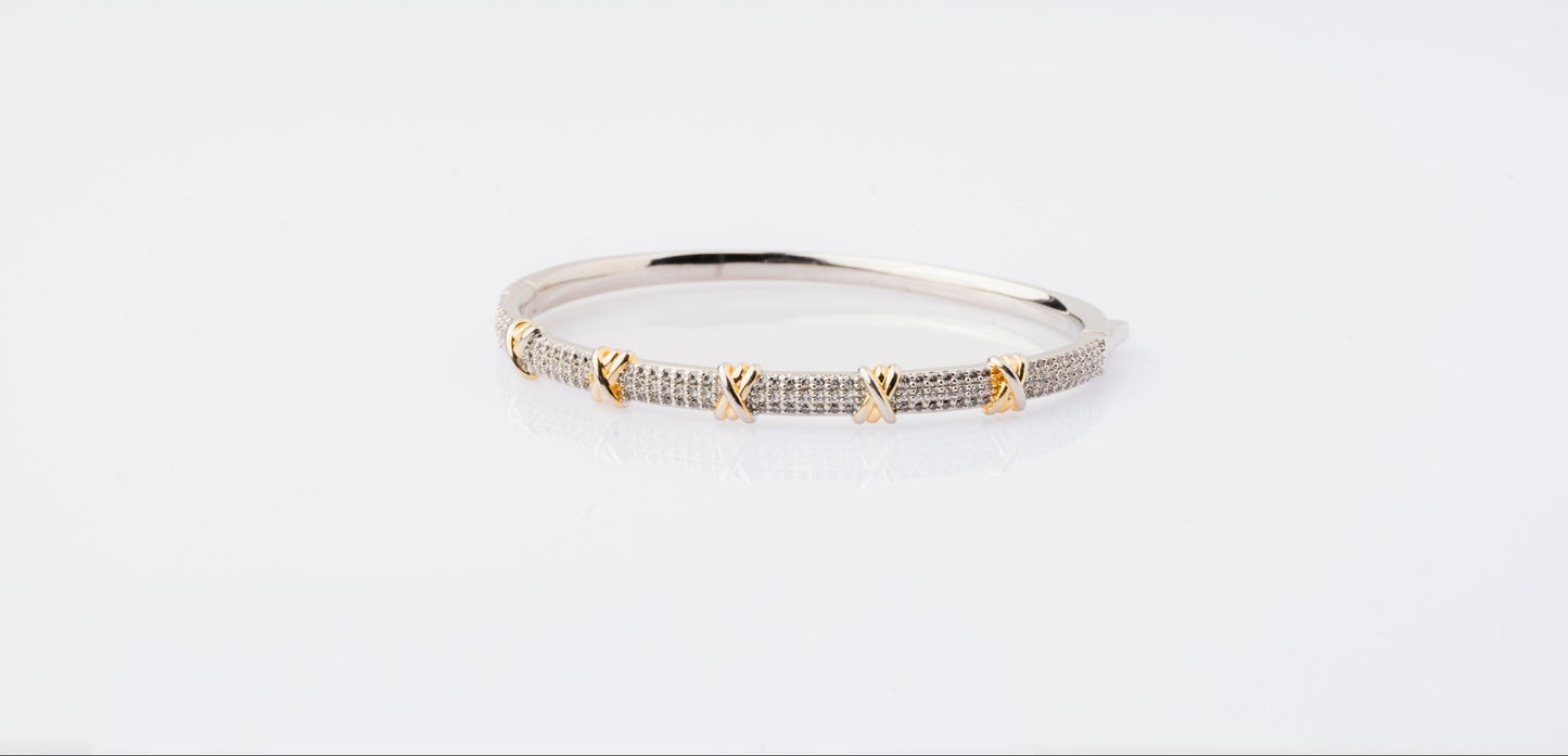 Anomi Quration: Que's Corner - Radiating Light Bangle