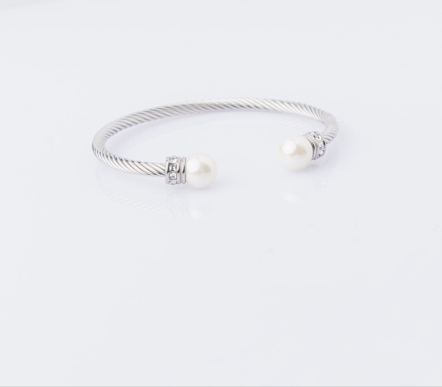 Aura Quration: Everyday Beauty - Twisting it Up Bangle Cuff
