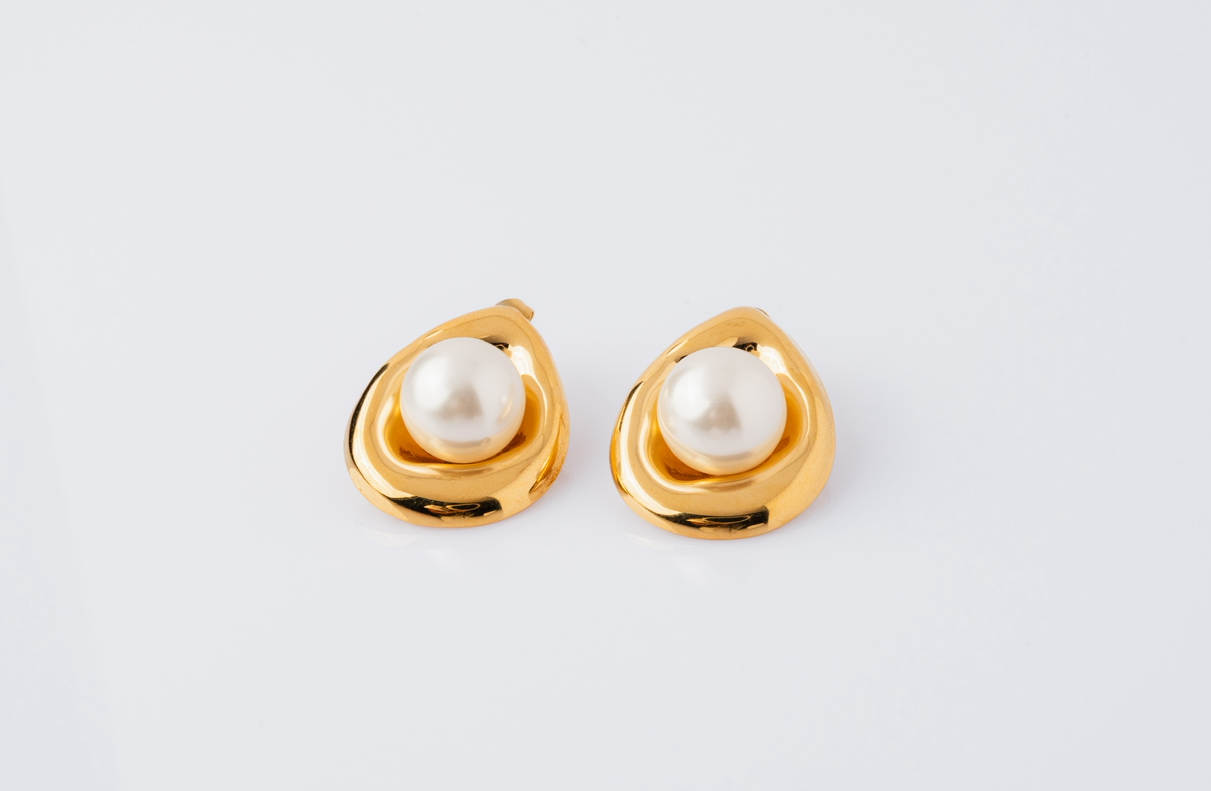 Aura Quration: Elevated Elegance - Happy Tears Earrings
